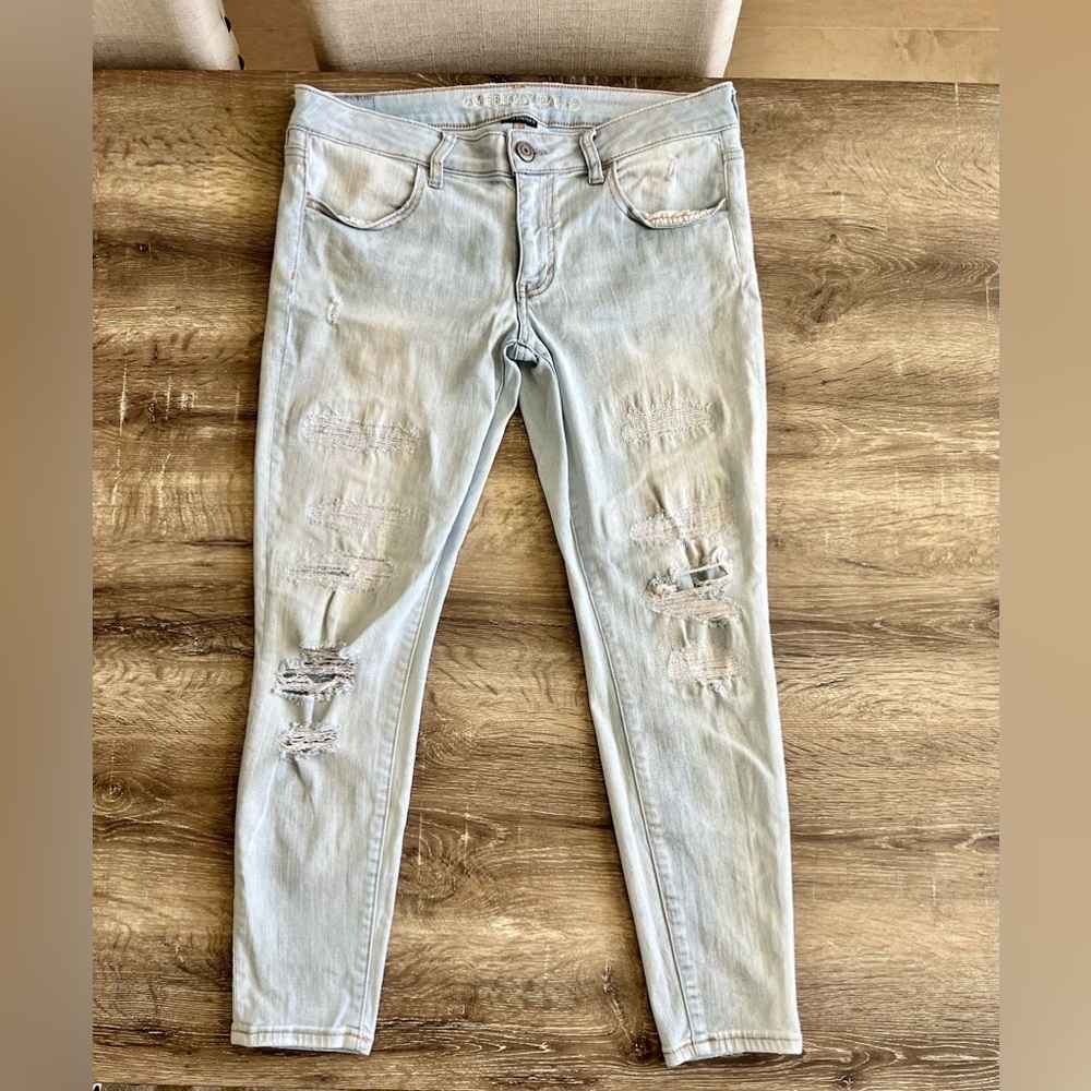 Women’s American Eagle Light Rinse Destructive Jeggings-Like New Condition-12S